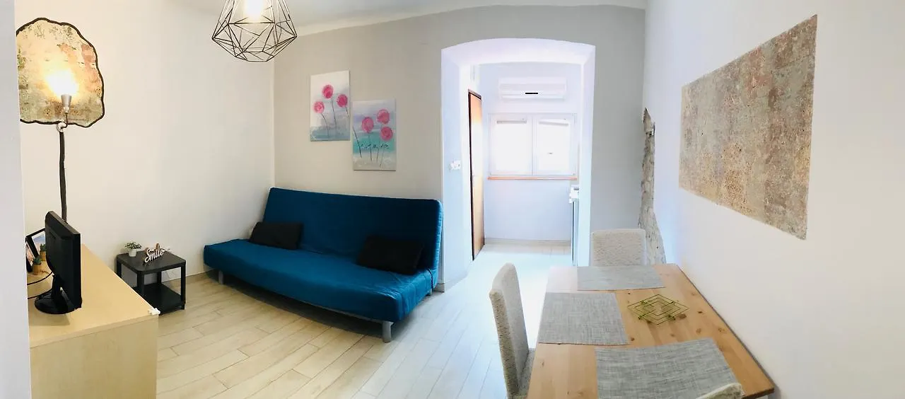 Apartment Rustico プーラ